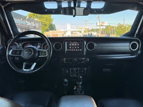 Used 2018 Jeep Wrangler Unlimited Sahara w/ Safety Group AWD/4WD image 45