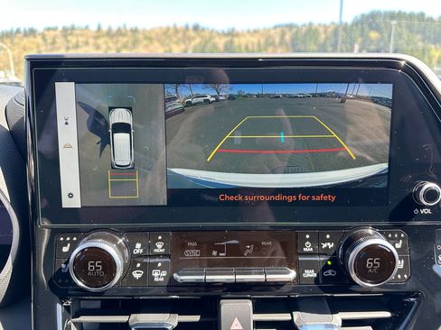 New 2026 Toyota Highlander Limited image 17