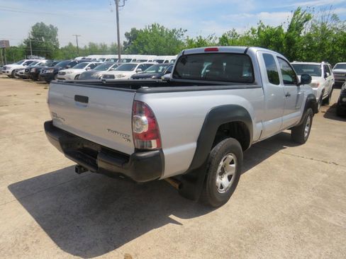 Used 2011 Toyota Tacoma PreRunner RWD image 5