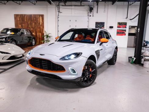 Used 2021 Aston Martin DBX AWD/4WD image 73