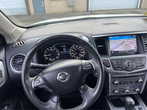 Used 2017 Nissan Pathfinder SL w/ SL Premium Package AWD/4WD image 19