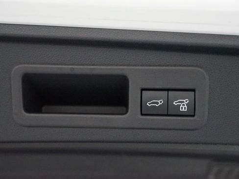 Certified 2025 Toyota 4Runner TRD Off-Road Premium AWD/4WD image 38