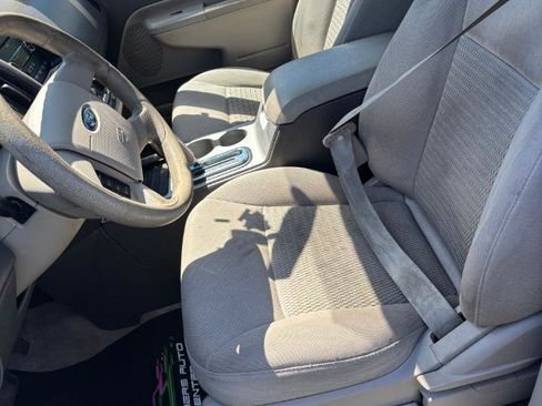 Used 2010 Ford Edge SE FWD image 17