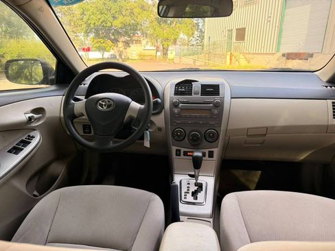 Used 2011 Toyota Corolla LE FWD image 13