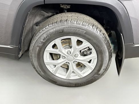 Used 2023 Jeep Grand Cherokee L Limited AWD/4WD image 38