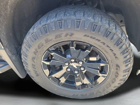 Used 2022 Chevrolet Colorado Z71 w/ Z71 Midnight Edition image 4