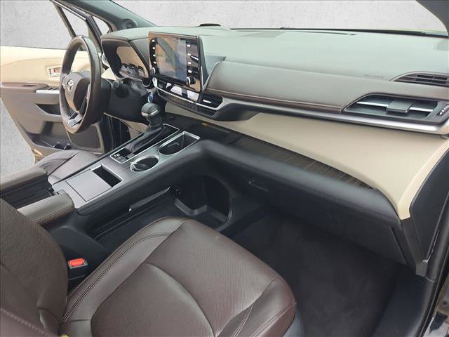 Used 2022 Toyota Sienna Platinum AWD/4WD image 23