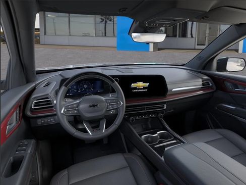 Used 2023 Chevrolet Traverse LT w/ LT Premium Package AWD/4WD image 4