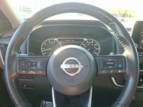 Used 2023 Nissan Rogue SV w/ SV Premium B Package image 19