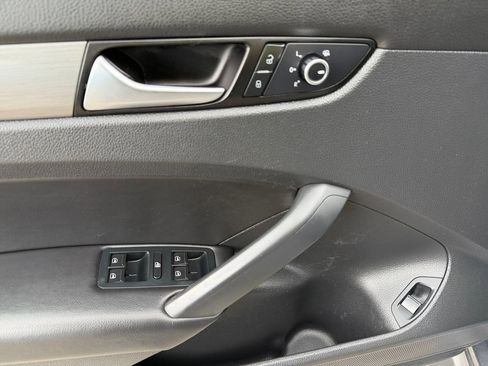 Used 2015 Volkswagen Passat TDI SE FWD image 22