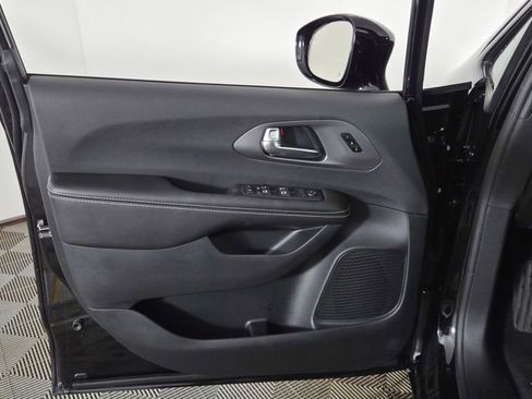 New 2026 Chrysler Pacifica Select image 13