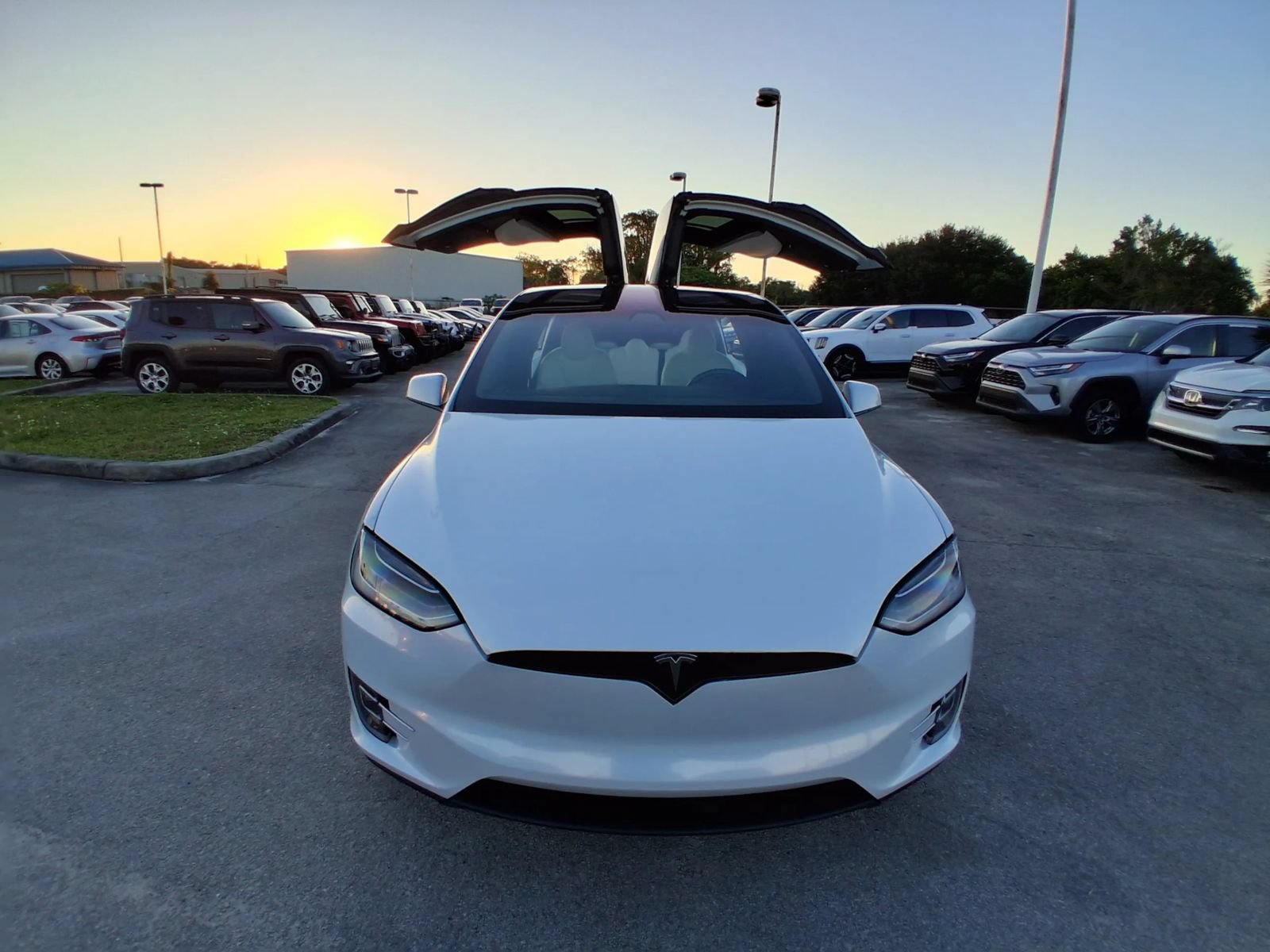 Used 2020 Tesla Model X Long Range AWD/4WD image 17