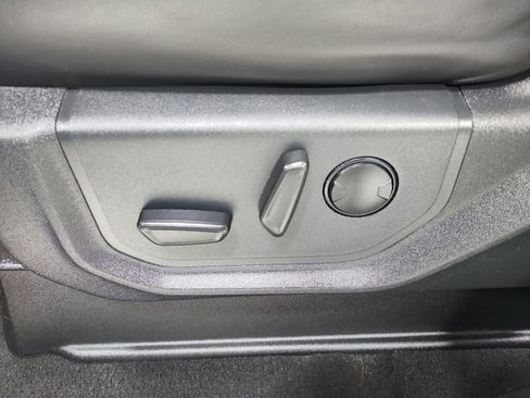 Used 2024 Ford Expedition XLT image 20