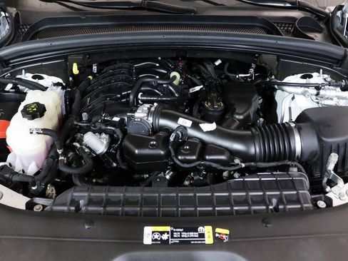 Used 2022 Jeep Grand Cherokee L Limited w/ Luxury Tech Group II image 29