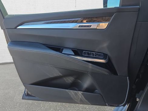 Certified 2025 Cadillac Escalade Sport Platinum AWD/4WD image 29