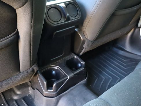 Used 2018 Jeep Wrangler Unlimited Sport AWD/4WD image 8