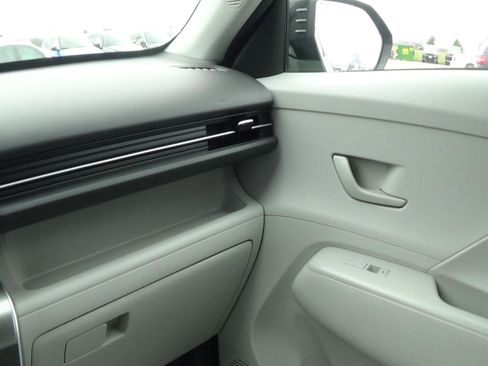 Used 2025 Hyundai Kona SEL FWD image 27