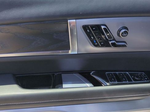 Certified 2026 Cadillac Vistiq Premium Luxury w/ LPO, Floor Liner Package AWD/4WD image 22