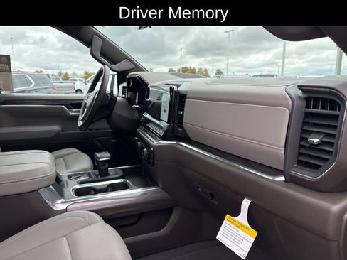 Used 2025 Chevrolet Silverado 1500 LTZ w/ LTZ Premium Package image 21