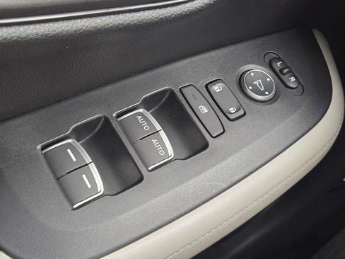 Certified 2024 Honda HR-V EX-L image 33