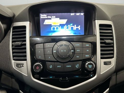Used 2015 Chevrolet Cruze LT image 22