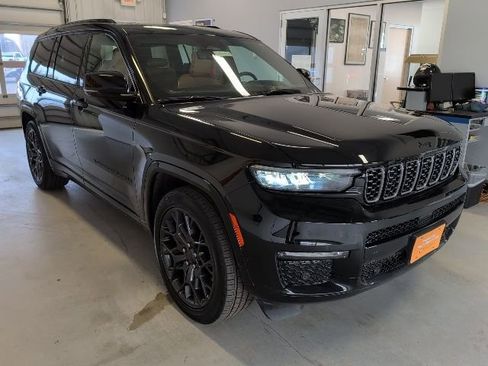 Used 2024 Jeep Grand Cherokee L Summit AWD/4WD image 7