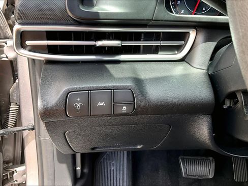 Used 2023 Hyundai Elantra SEL FWD image 32