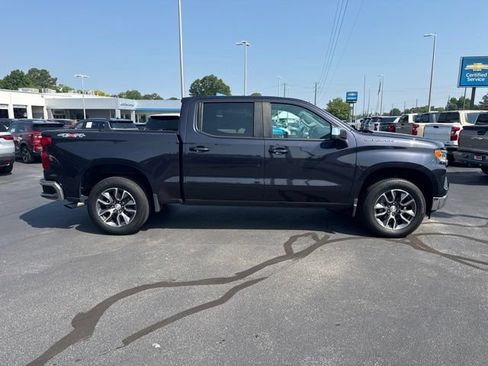 Used 2023 Chevrolet Silverado 1500 LT AWD/4WD image 6
