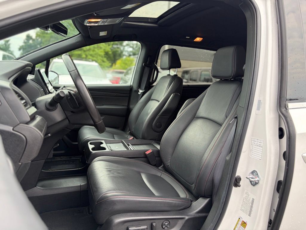 Used 2025 Honda Odyssey Sport-L image 27