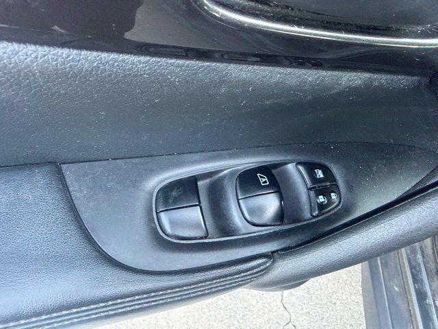 Used 2019 Nissan Rogue S FWD image 23