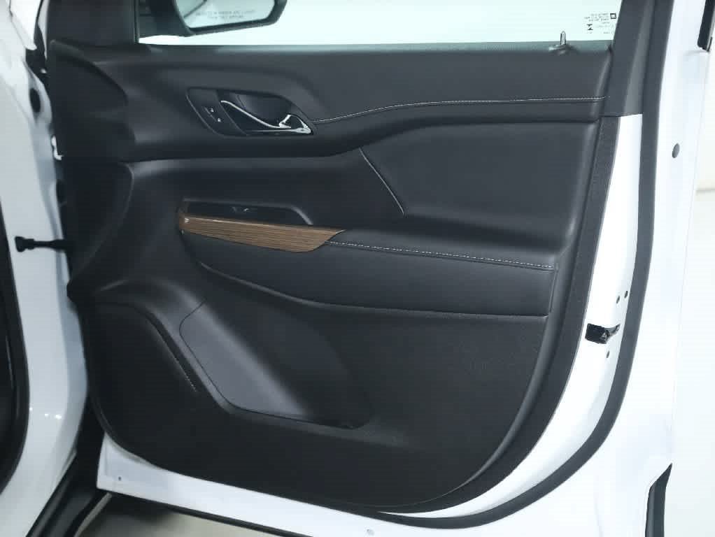 Used 2023 GMC Acadia SLE FWD image 32