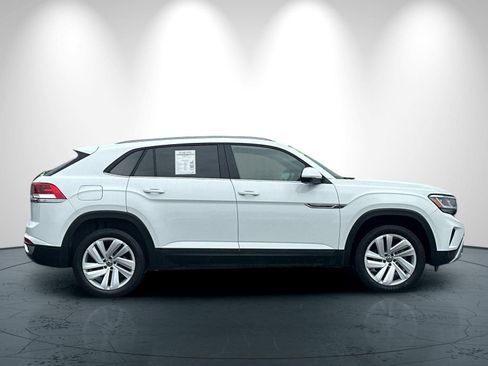 Used 2021 Volkswagen Atlas Cross Sport SE w/ Panoramic Sunroof Package FWD image 3