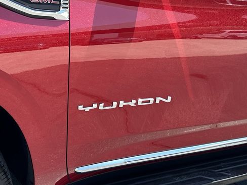 Used 2025 GMC Yukon XL Elevation AWD/4WD image 32