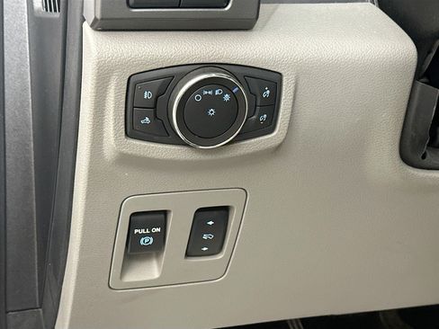 Used 2019 Ford F150 XLT w/ Equipment Group 302A Luxury AWD/4WD image 10