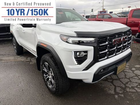 Used 2025 GMC Canyon AT4 image 3