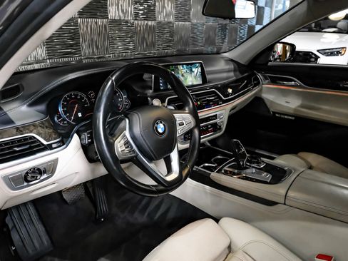 Used 2018 BMW 750i xDrive AWD/4WD image 3