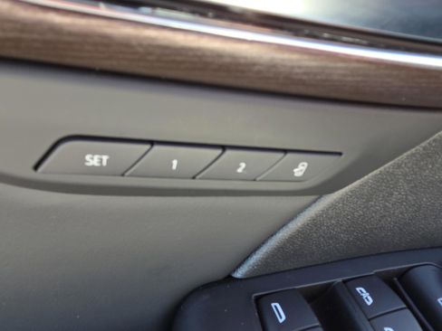 Used 2023 Buick Envision Avenir image 11