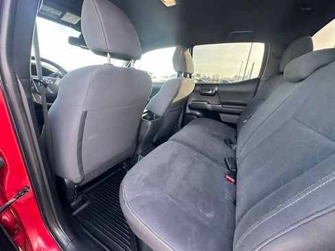 Used 2019 Toyota Tacoma TRD Sport image 25
