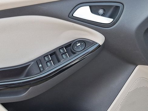 Used 2013 Ford Focus Electric Hatchback image 12