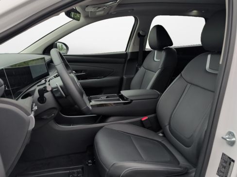 Certified 2025 Hyundai Tucson Limited AWD/4WD image 9