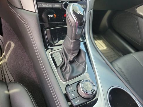 Used 2018 INFINITI Q60 3.0t Luxe RWD image 17