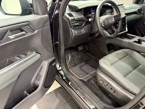 Used 2025 GMC Acadia AT4 image 31