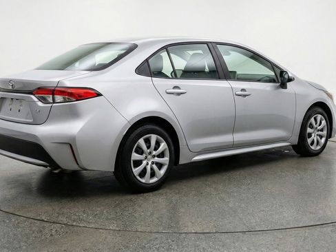 Used 2025 Toyota Corolla LE FWD image 9
