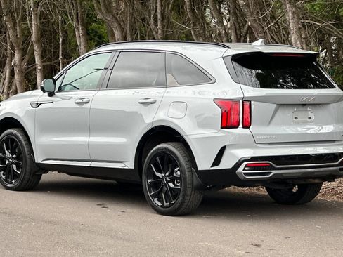Certified 2023 Kia Sorento SX AWD/4WD image 6