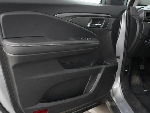 Used 2024 Honda Ridgeline Sport image 17