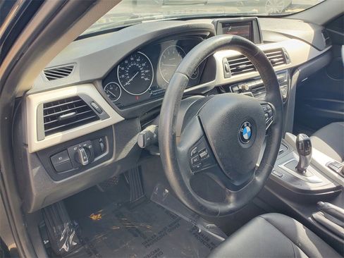 Used 2018 BMW 320i Sedan image 14