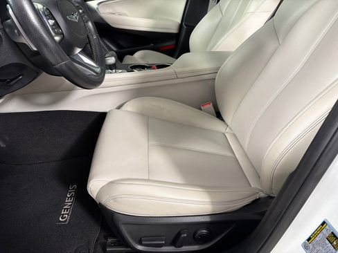 Used 2022 Genesis G70 2.0T RWD image 12