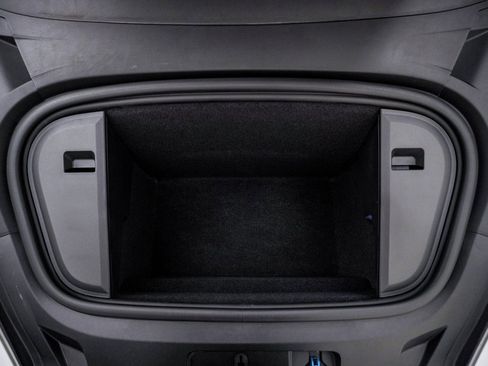 Used 2020 Porsche Taycan Turbo image 27