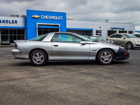 Used 1997 Chevrolet Camaro Z28 w/ Preferred Equipment Group 2 RWD image 8