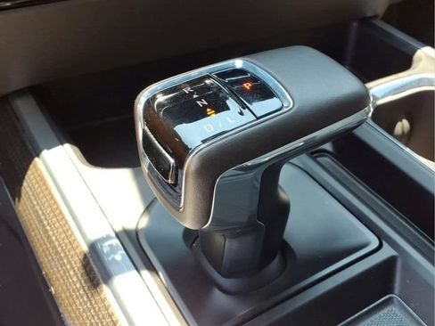 Used 2024 Chevrolet Silverado 1500 LT AWD/4WD image 10